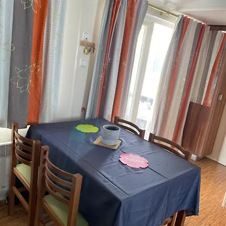 Mobile-home Dans Camping 4 Etoiles Les Pins Maritime *