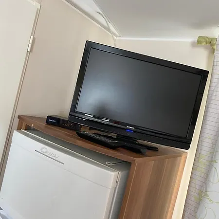 Mobile-home Dans Camping 4 Etoiles Les Pins Maritime Campingplads